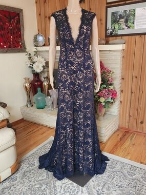 NWT Jovani Midnight Navy Lace Mermaid Gown - Deep V-Neck - Size 6/8